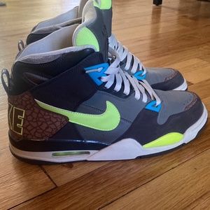 Nike Air Flight size 12